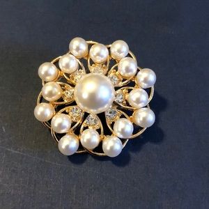 Mon Coeur Pearl and rhinestone brooch